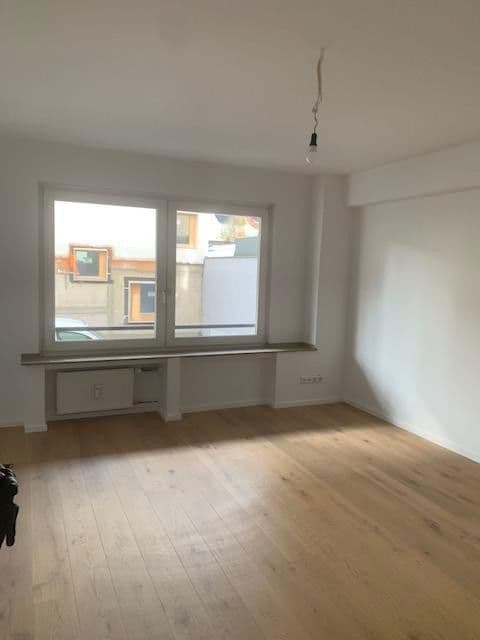 Pronájem bytu 1+1 33 m², Herzogstrasse 79, Düsseldorf, Severní Porýní-Vestfálsko Pronájem bytu 1+1 33 m², Herzogstrasse 79, Düsseldorf, Severní Porýní-Vestfálsko