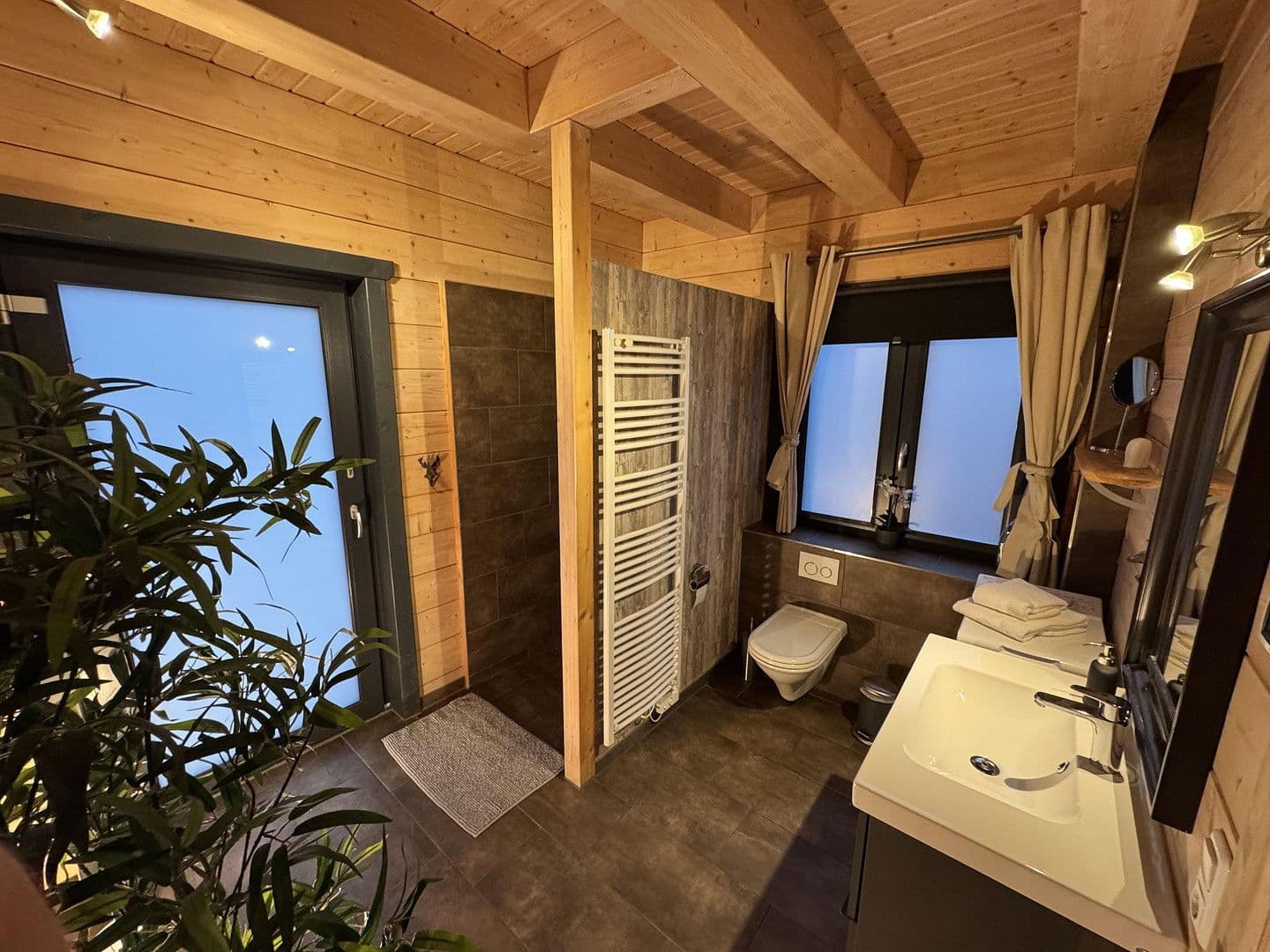 Prodej domu 500 m², pozemek 1.485 m², Goslar, Dolní Sasko Prodej domu 500 m², pozemek 1.485 m², Goslar, Dolní Sasko