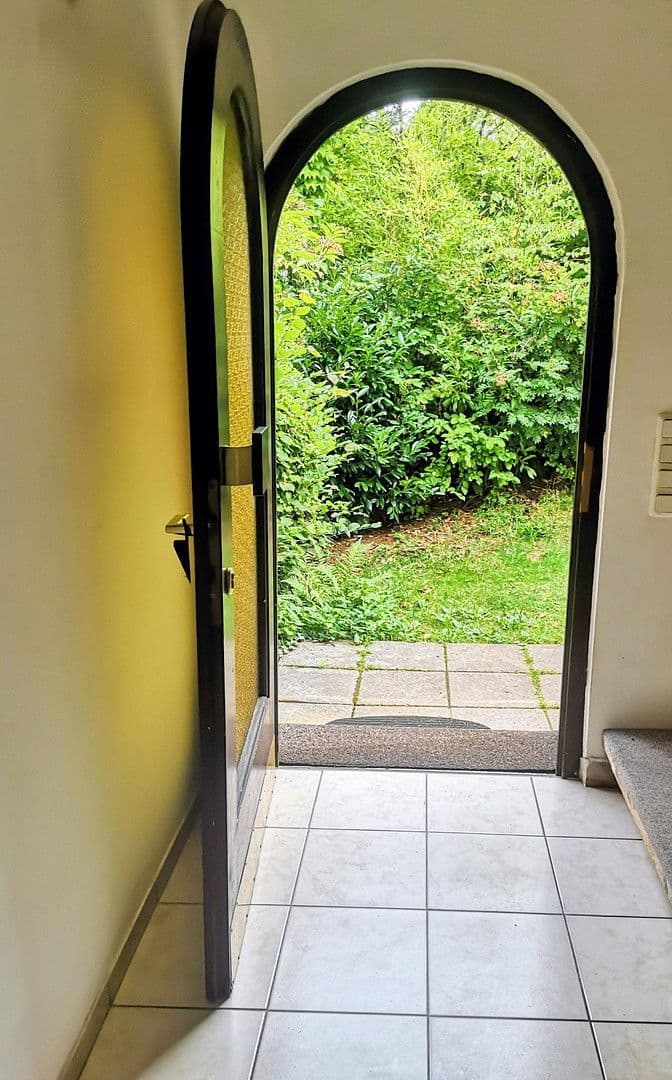 Prodej domu 300 m², pozemek 1.361 m², Alte Hohl 3, Kaiserslautern-Erlenbach, Porýní-Falc Prodej domu 300 m², pozemek 1.361 m², Alte Hohl 3, Kaiserslautern-Erlenbach, Porýní-Falc