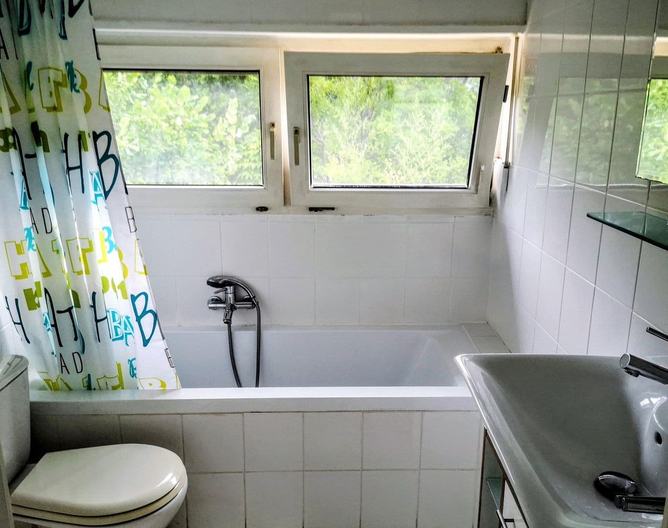 Prodej domu 300 m², pozemek 1.361 m², Alte Hohl 3, Kaiserslautern-Erlenbach, Porýní-Falc Prodej domu 300 m², pozemek 1.361 m², Alte Hohl 3, Kaiserslautern-Erlenbach, Porýní-Falc