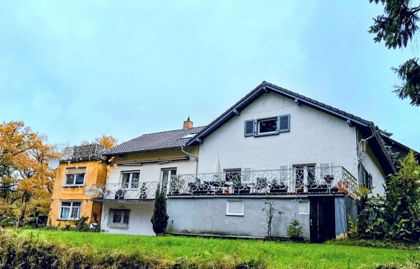 Prodej domu 300 m², pozemek 1.361 m², Alte Hohl 3, Kaiserslautern-Erlenbach, Porýní-Falc Prodej domu 300 m², pozemek 1.361 m², Alte Hohl 3, Kaiserslautern-Erlenbach, Porýní-Falc