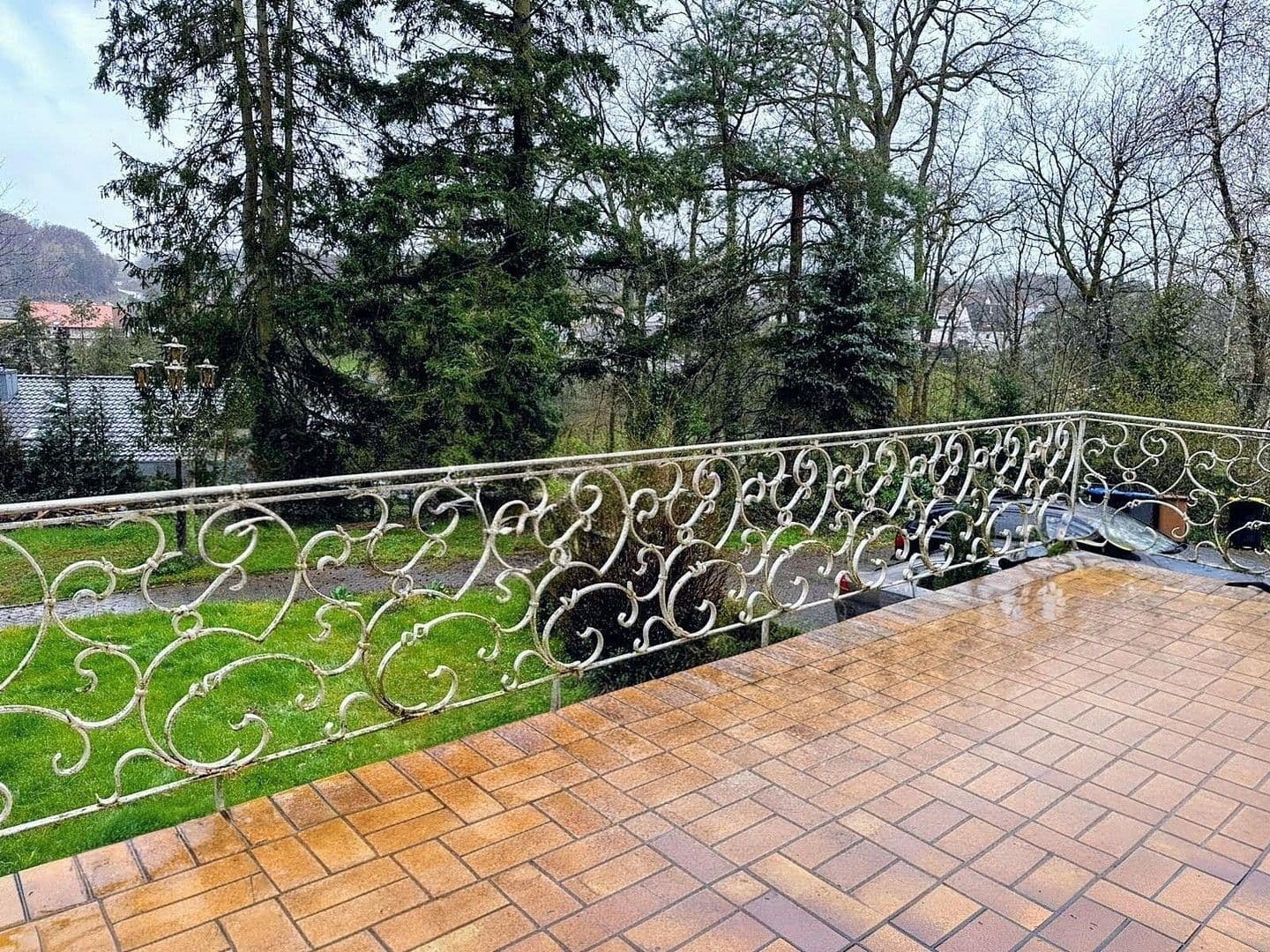 Prodej domu 300 m², pozemek 1.361 m², Alte Hohl 3, Kaiserslautern-Erlenbach, Porýní-Falc Prodej domu 300 m², pozemek 1.361 m², Alte Hohl 3, Kaiserslautern-Erlenbach, Porýní-Falc