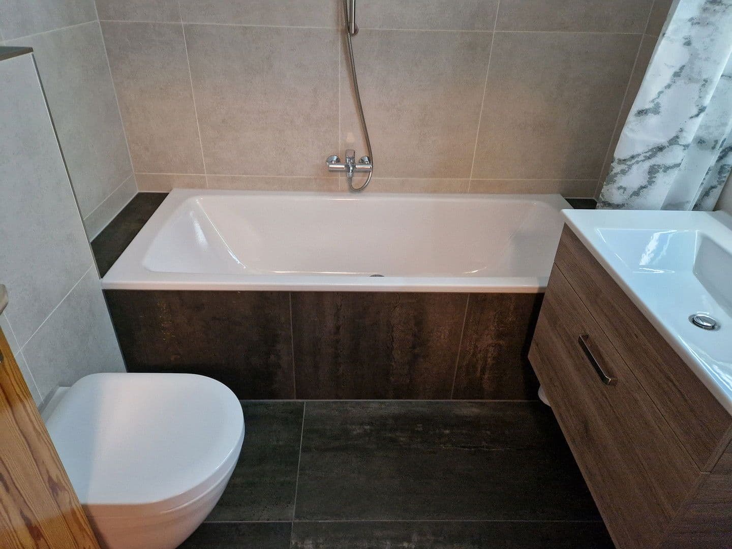 Pronájem bytu 1+1 34 m², Amselweg 11, Karlsruhe, Bádensko-Württembersko Pronájem bytu 1+1 34 m², Amselweg 11, Karlsruhe, Bádensko-Württembersko