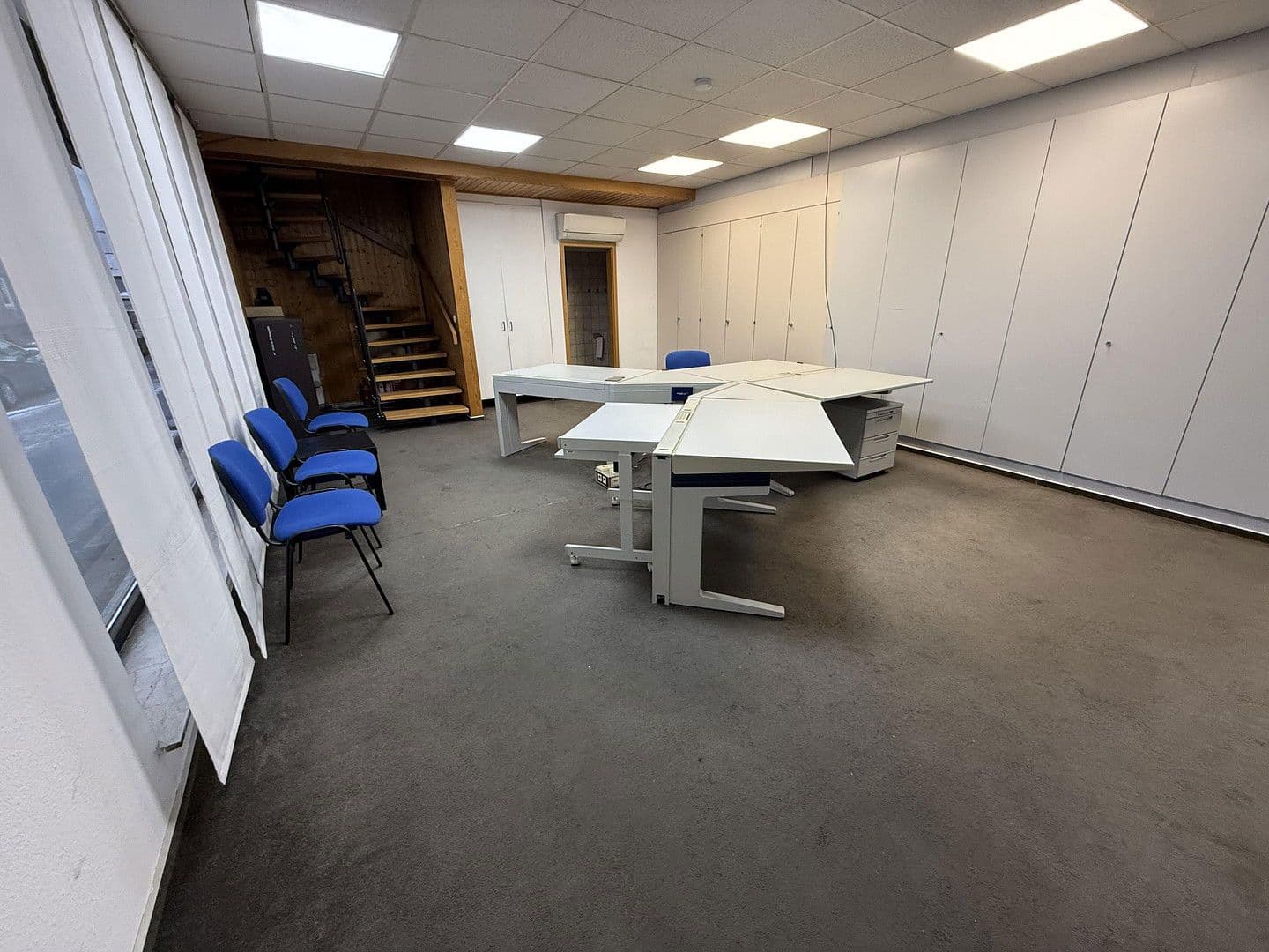 Pronájem kanceláře 90 m², Duisburg, Severní Porýní-Vestfálsko Pronájem kanceláře 90 m², Duisburg, Severní Porýní-Vestfálsko