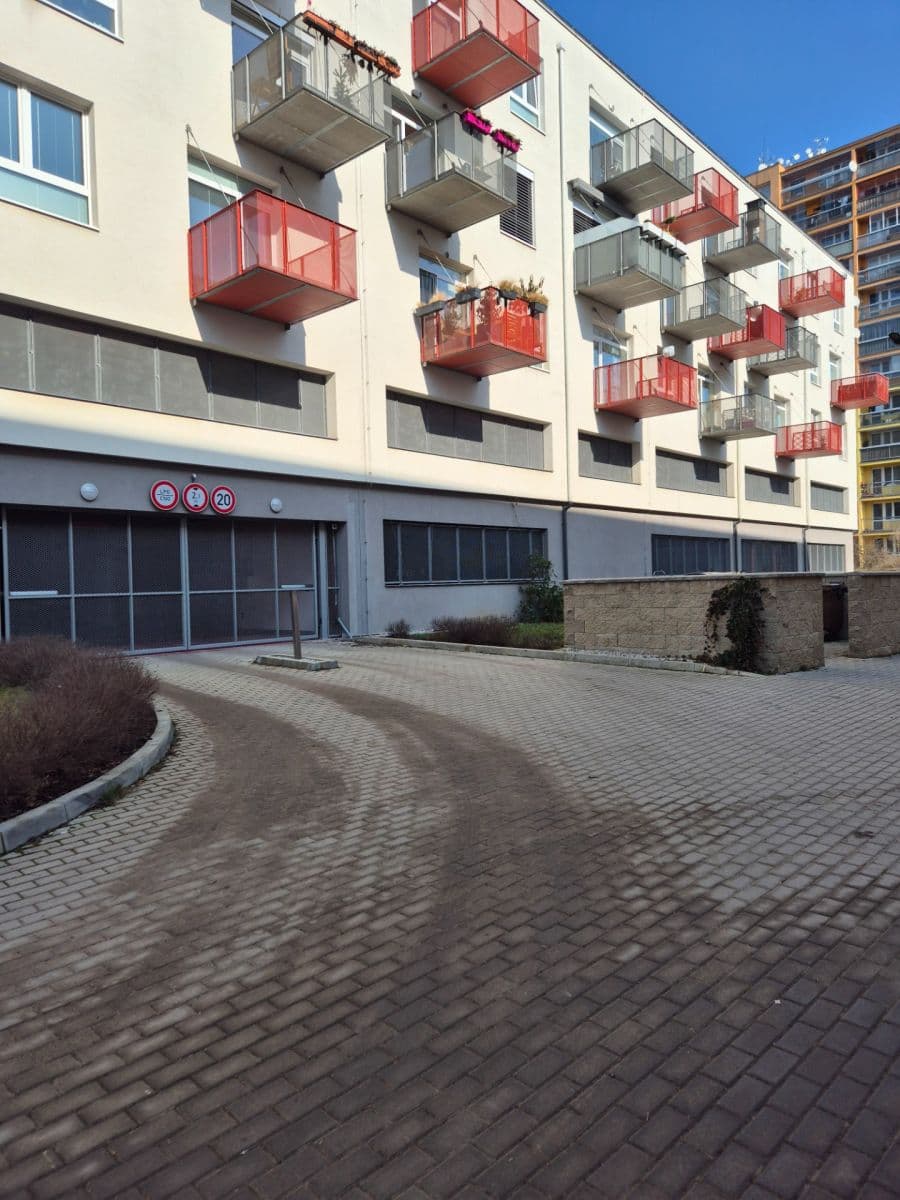 Pronájem nebytového prostoru 12 m², Nepilova, Beroun, Středočeský kraj Pronájem nebytového prostoru 12 m², Nepilova, Beroun, Středočeský kraj