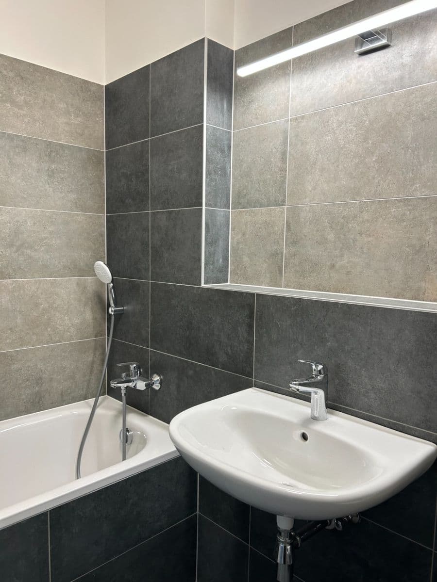 Pronájem bytu 2+kk 55 m², Jordánská, Praha, Praha Pronájem bytu 2+kk 55 m², Jordánská, Praha, Praha