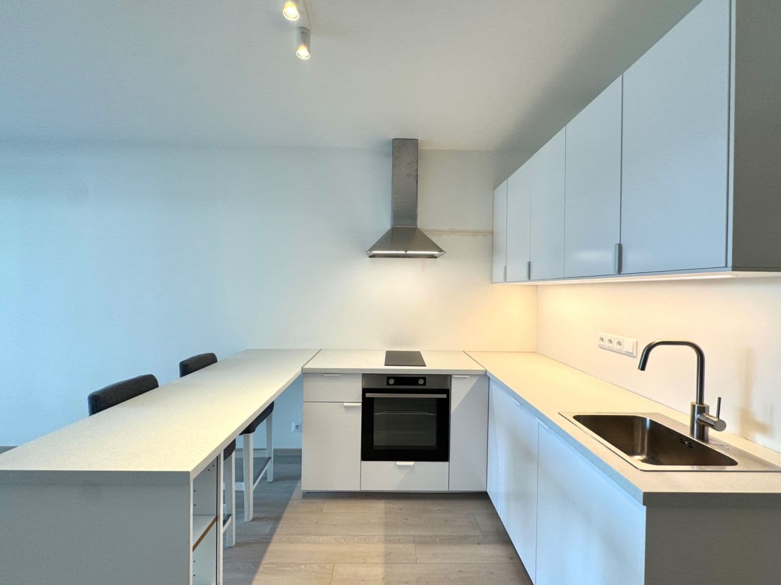 Pronájem bytu 1+kk 35 m², Poděbradská, Praha, Praha Pronájem bytu 1+kk 35 m², Poděbradská, Praha, Praha