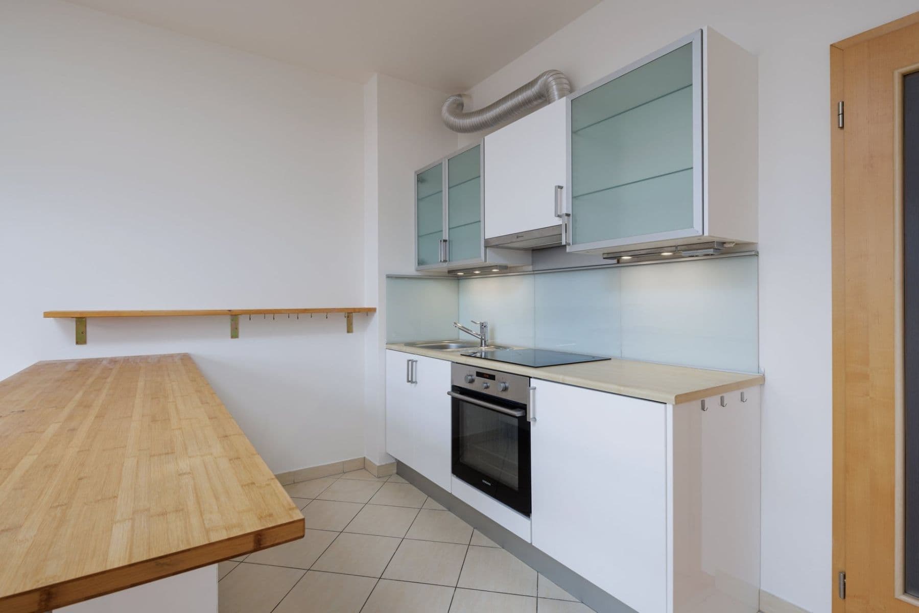 Pronájem bytu 1+kk 32 m², Mattioliho, Praha, Praha Pronájem bytu 1+kk 32 m², Mattioliho, Praha, Praha