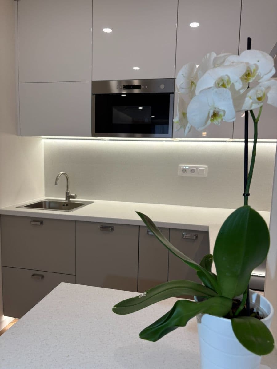 Prodej bytu 2+kk 43 m², Plickova, Praha, Praha Prodej bytu 2+kk 43 m², Plickova, Praha, Praha