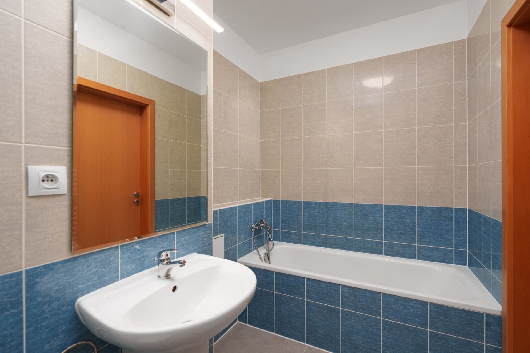 Pronájem bytu 2+kk 53 m², Kabešova, Praha, Praha Pronájem bytu 2+kk 53 m², Kabešova, Praha, Praha