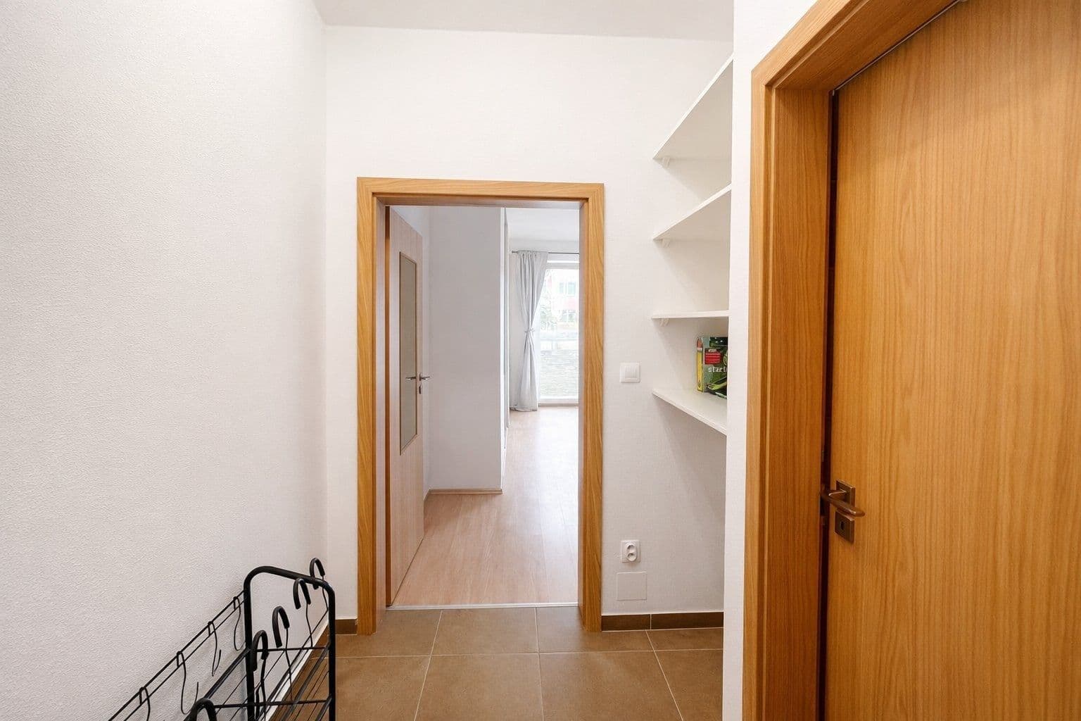 Pronájem bytu 1+kk 30 m², Ovesná, Hostivice, Středočeský kraj Pronájem bytu 1+kk 30 m², Ovesná, Hostivice, Středočeský kraj