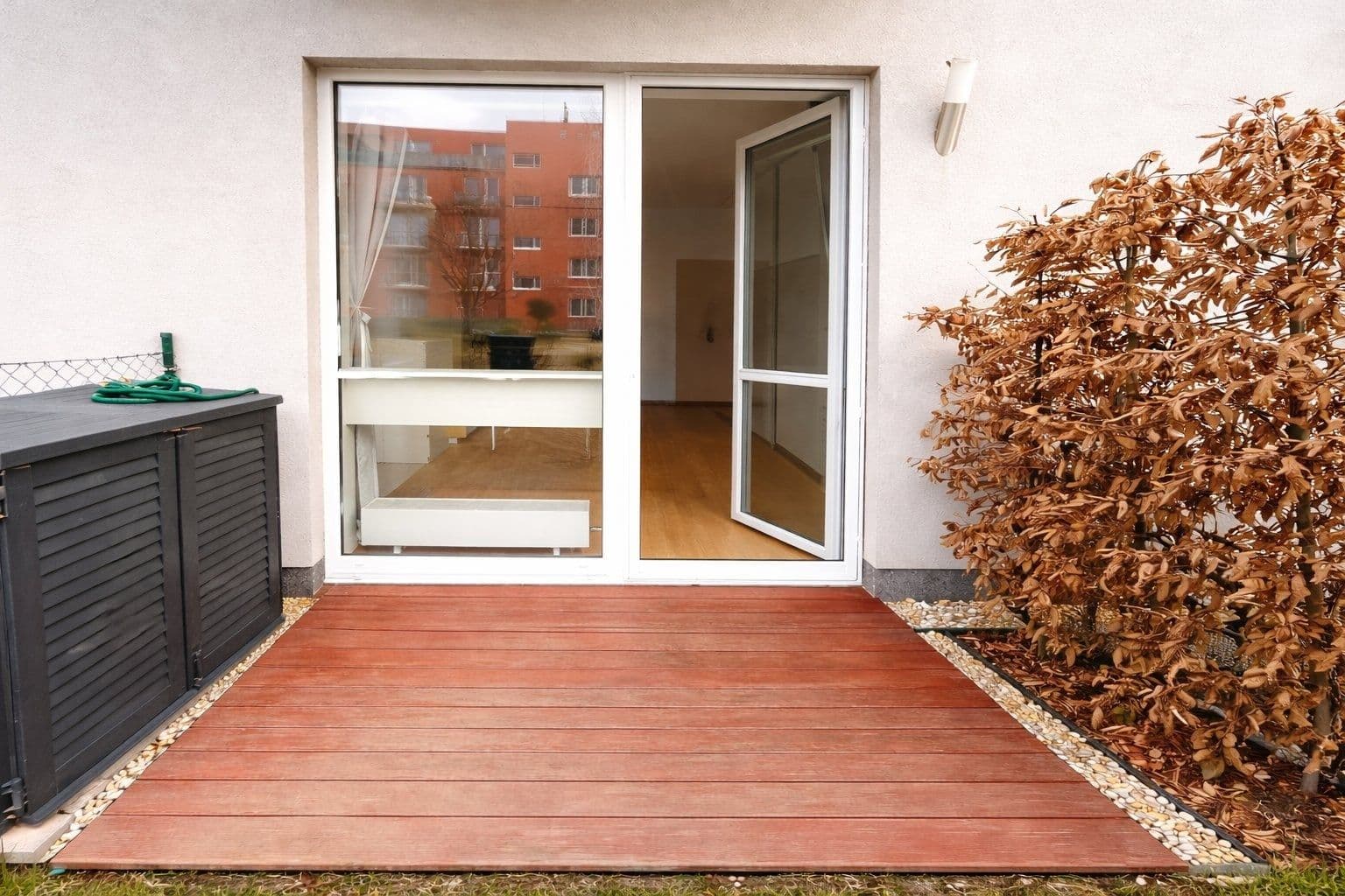 Pronájem bytu 1+kk 30 m², Ovesná, Hostivice, Středočeský kraj Pronájem bytu 1+kk 30 m², Ovesná, Hostivice, Středočeský kraj