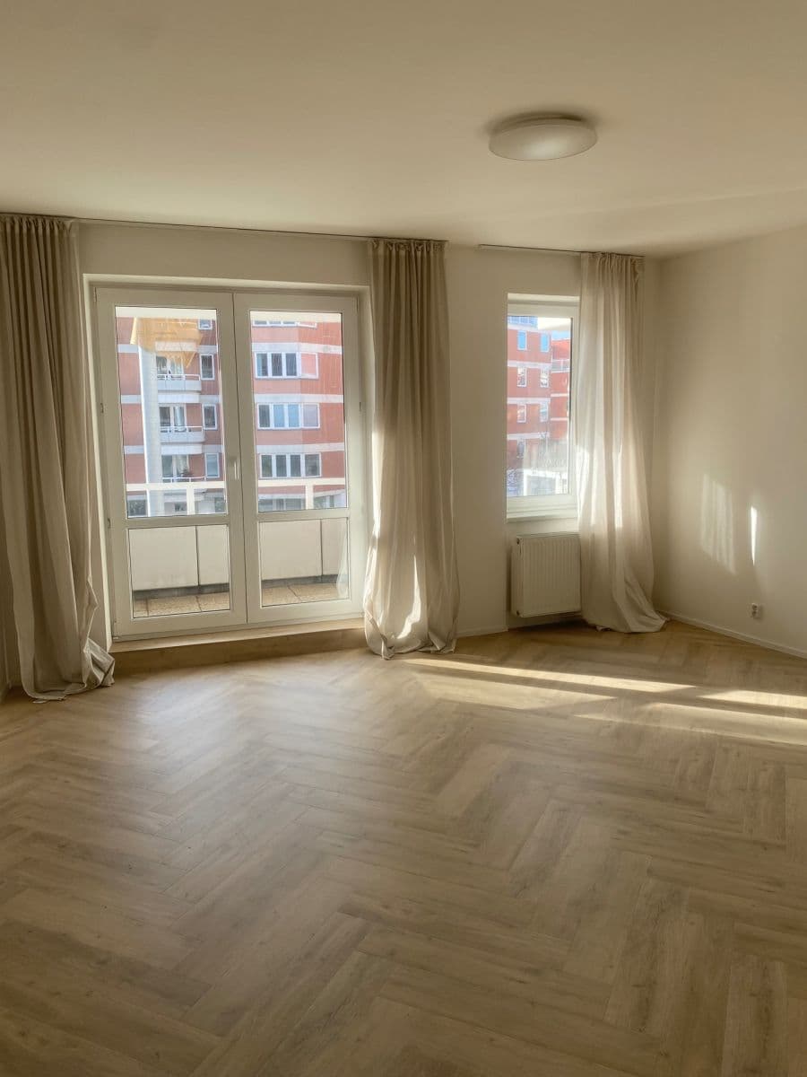 Pronájem bytu 3+kk 100 m², U Kříže, Praha, Praha Pronájem bytu 3+kk 100 m², U Kříže, Praha, Praha