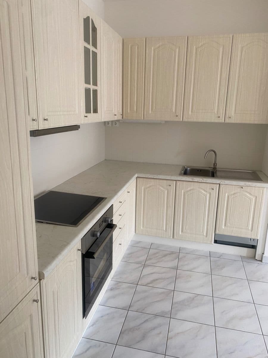 Pronájem bytu 3+kk 100 m², U Kříže, Praha, Praha Pronájem bytu 3+kk 100 m², U Kříže, Praha, Praha