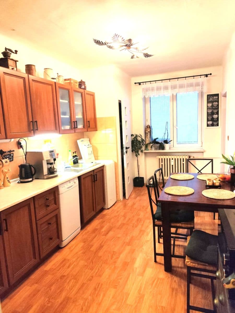 Prodej bytu 3+1 83 m², Dr. E. Beneše, Bruntál, Moravskoslezský kraj Prodej bytu 3+1 83 m², Dr. E. Beneše, Bruntál, Moravskoslezský kraj