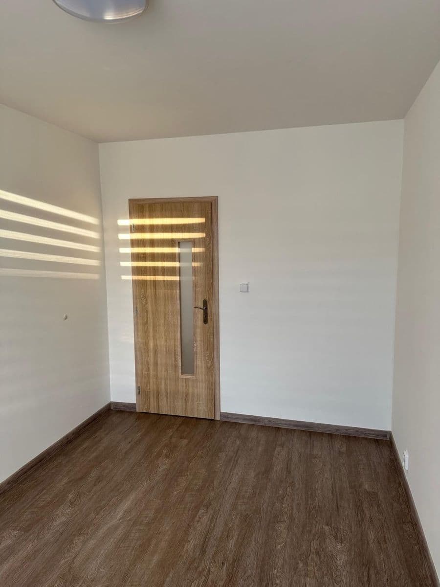 Pronájem bytu 2+kk 45 m², Nechvílova, Praha, Praha Pronájem bytu 2+kk 45 m², Nechvílova, Praha, Praha