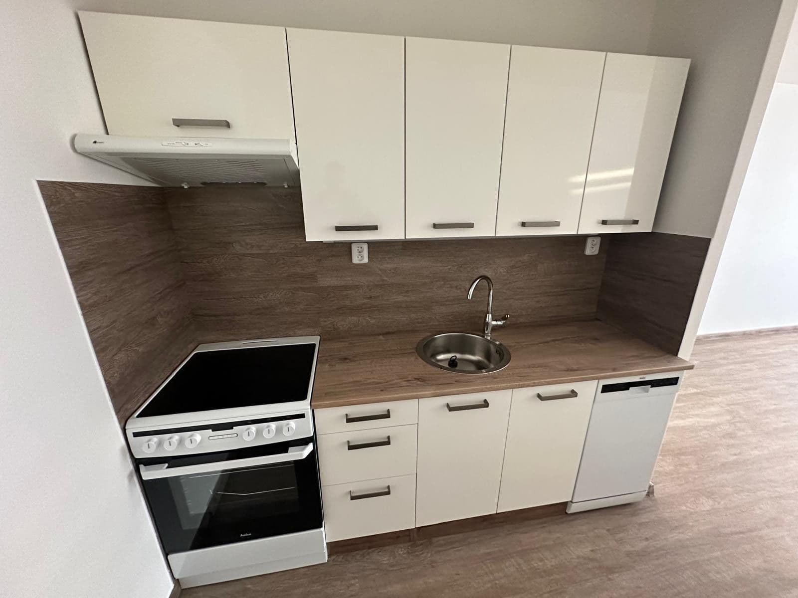 Pronájem bytu 2+kk 45 m², Nechvílova, Praha, Praha Pronájem bytu 2+kk 45 m², Nechvílova, Praha, Praha