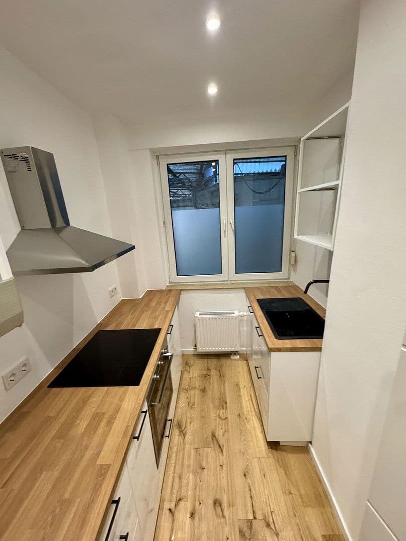 Pronájem bytu 1+1 28 m², Marsiliusstraße 93, Köln, Severní Porýní-Vestfálsko Pronájem bytu 1+1 28 m², Marsiliusstraße 93, Köln, Severní Porýní-Vestfálsko