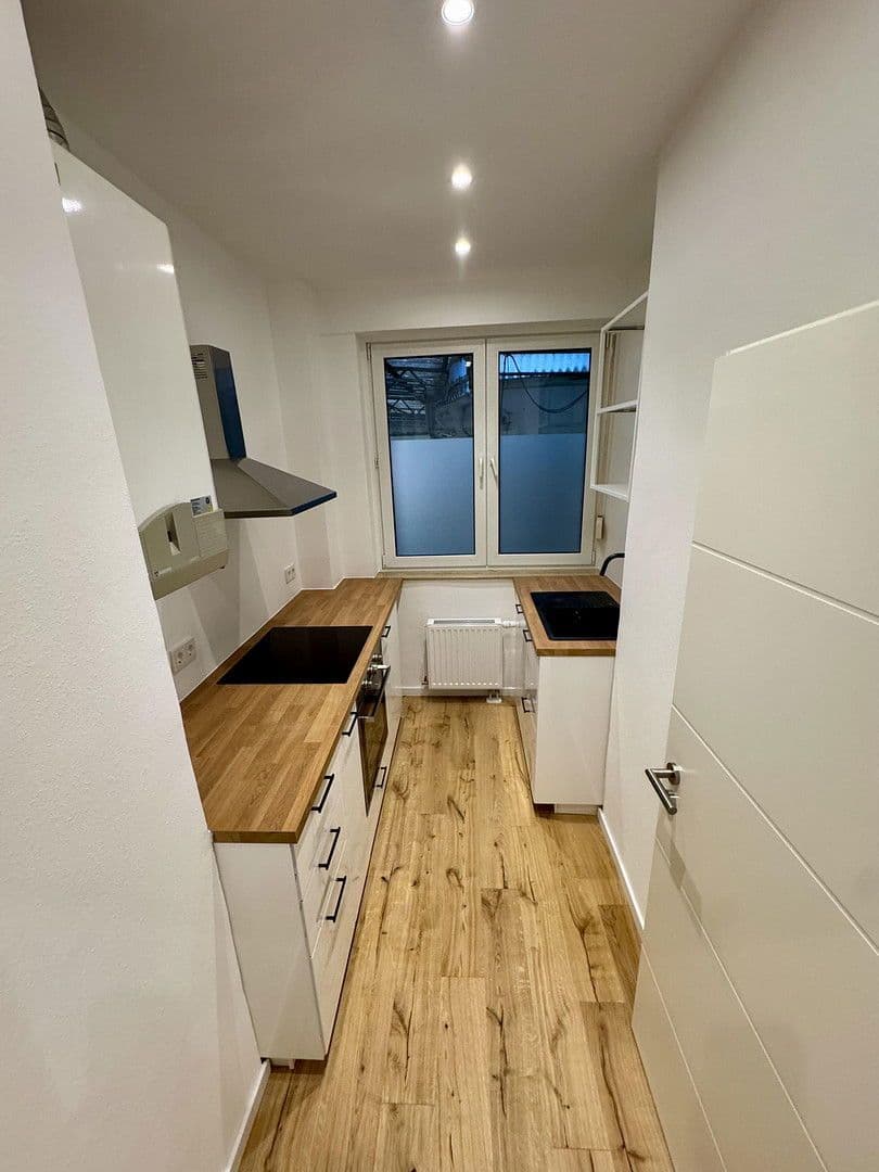 Pronájem bytu 1+1 28 m², Marsiliusstraße 93, Köln, Severní Porýní-Vestfálsko Pronájem bytu 1+1 28 m², Marsiliusstraße 93, Köln, Severní Porýní-Vestfálsko