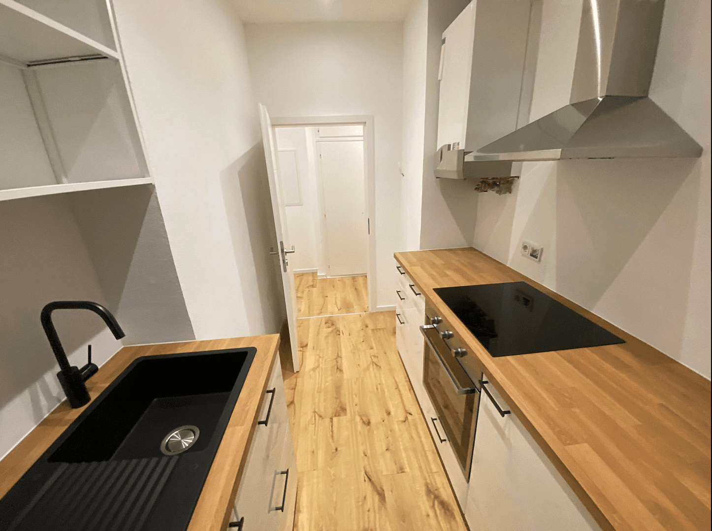 Pronájem bytu 1+1 28 m², Marsiliusstraße 93, Köln, Severní Porýní-Vestfálsko Pronájem bytu 1+1 28 m², Marsiliusstraße 93, Köln, Severní Porýní-Vestfálsko