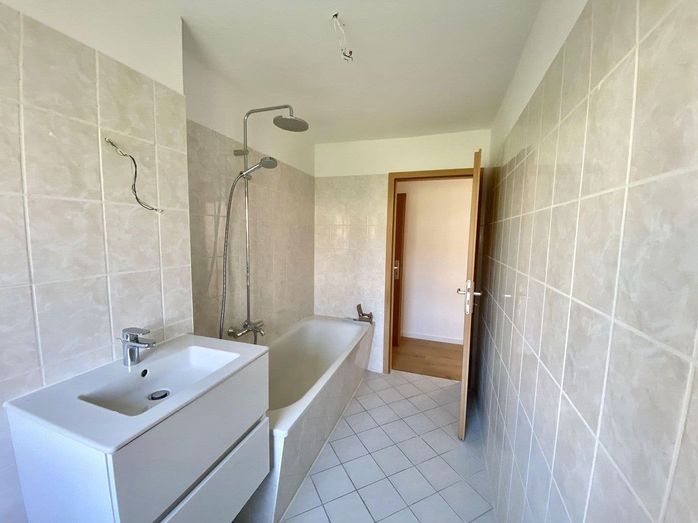 Pronájem bytu 3+1 66 m², Uhlandstraße 1, Zwenkau, Sasko Pronájem bytu 3+1 66 m², Uhlandstraße 1, Zwenkau, Sasko