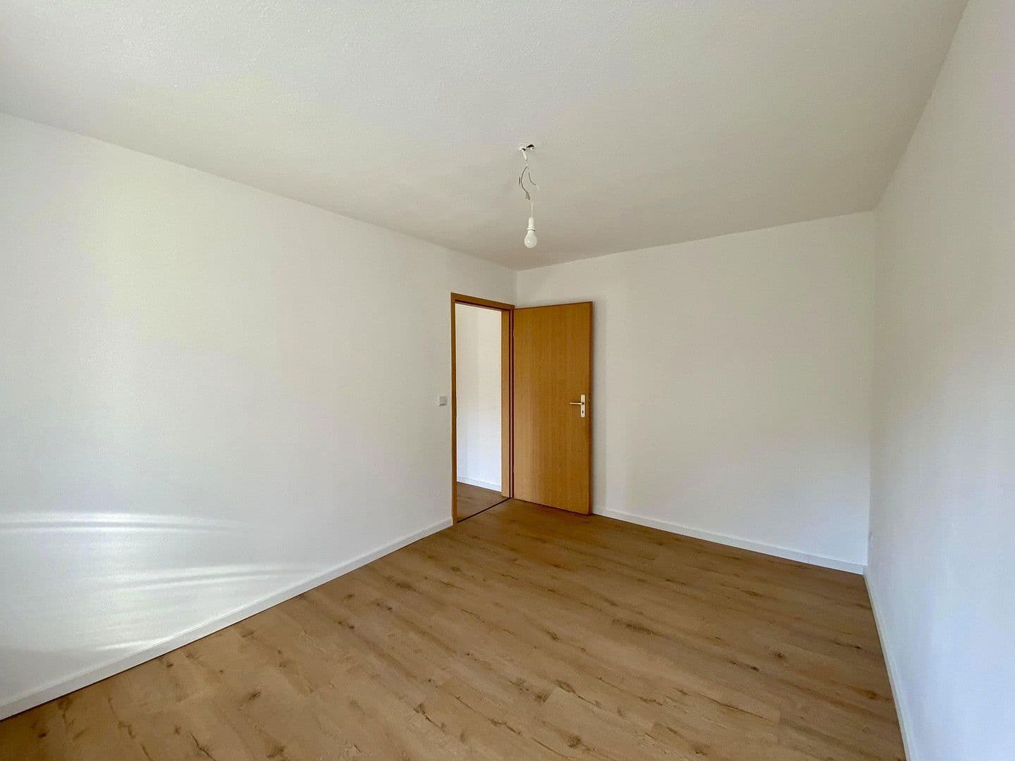 Pronájem bytu 3+1 66 m², Uhlandstraße 1, Zwenkau, Sasko Pronájem bytu 3+1 66 m², Uhlandstraße 1, Zwenkau, Sasko