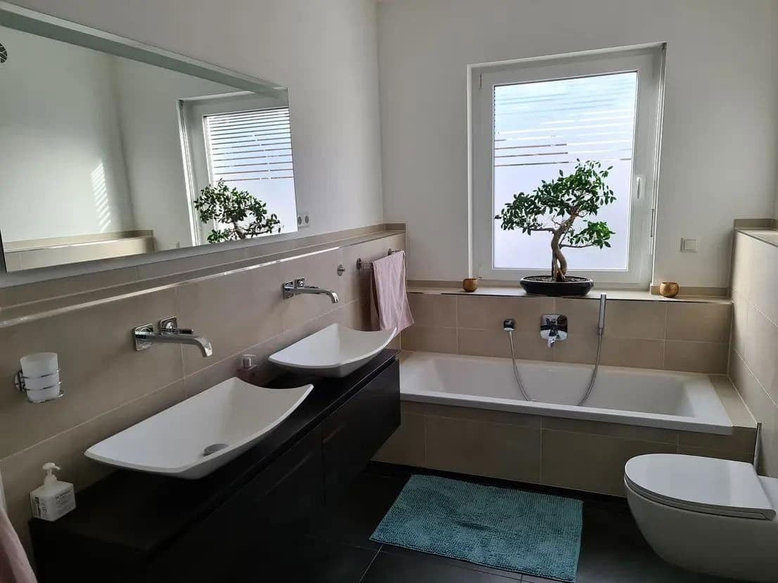 Prodej domu 131 m², pozemek 288 m², Bruckmühl, Bavorsko Prodej domu 131 m², pozemek 288 m², Bruckmühl, Bavorsko