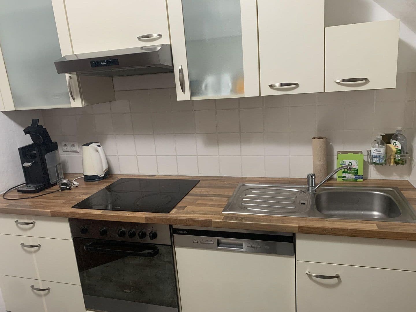 Pronájem bytu 2+1 54 m², Schiersteiner Str. 88, Wiesbaden, Hessen Pronájem bytu 2+1 54 m², Schiersteiner Str. 88, Wiesbaden, Hessen