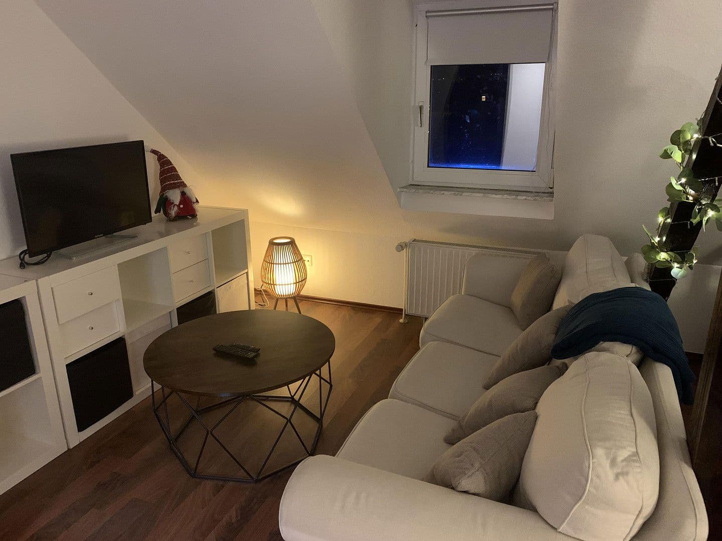 Pronájem bytu 2+1 54 m², Schiersteiner Str. 88, Wiesbaden, Hessen Pronájem bytu 2+1 54 m², Schiersteiner Str. 88, Wiesbaden, Hessen