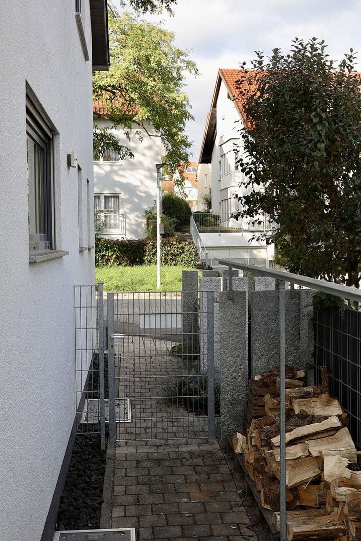 Prodej domu 183 m², pozemek 483 m², Ludwigsburg, Bádensko-Württembersko Prodej domu 183 m², pozemek 483 m², Ludwigsburg, Bádensko-Württembersko