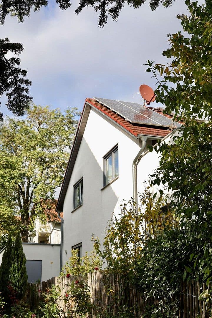 Prodej domu 183 m², pozemek 483 m², Ludwigsburg, Bádensko-Württembersko Prodej domu 183 m², pozemek 483 m², Ludwigsburg, Bádensko-Württembersko