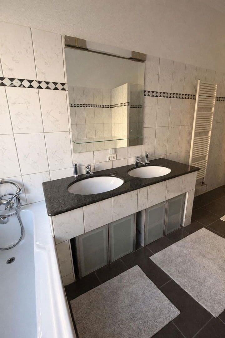 Prodej bytu 2+kk 100 m², Blissestraße 55, Berlin, Berlín Prodej bytu 2+kk 100 m², Blissestraße 55, Berlin, Berlín