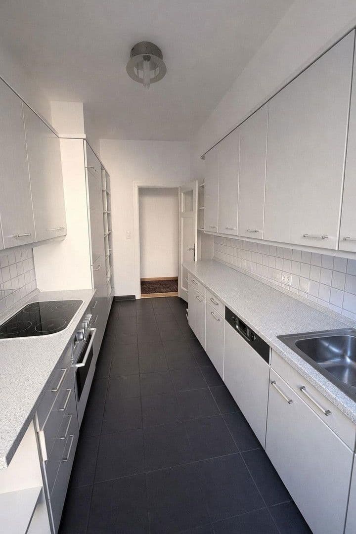 Prodej bytu 2+kk 100 m², Blissestraße 55, Berlin, Berlín Prodej bytu 2+kk 100 m², Blissestraße 55, Berlin, Berlín