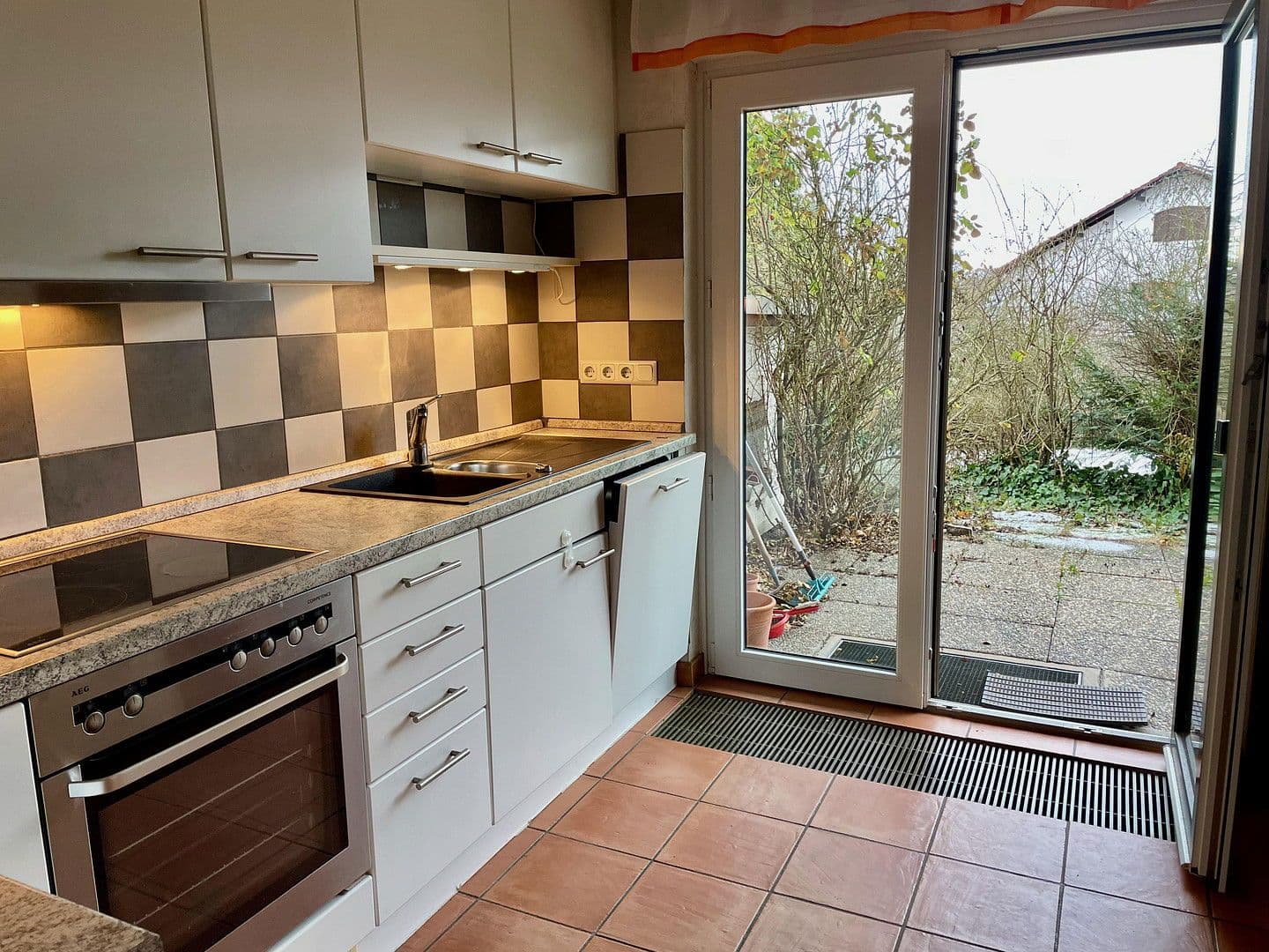 Prodej domu 174 m², pozemek 651 m², Friedrichsdorf, Hessen Prodej domu 174 m², pozemek 651 m², Friedrichsdorf, Hessen