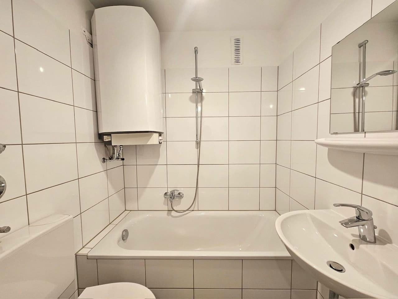 Pronájem bytu 1+1 20 m², Brecherspitzstraße 3, München, Bavorsko Pronájem bytu 1+1 20 m², Brecherspitzstraße 3, München, Bavorsko