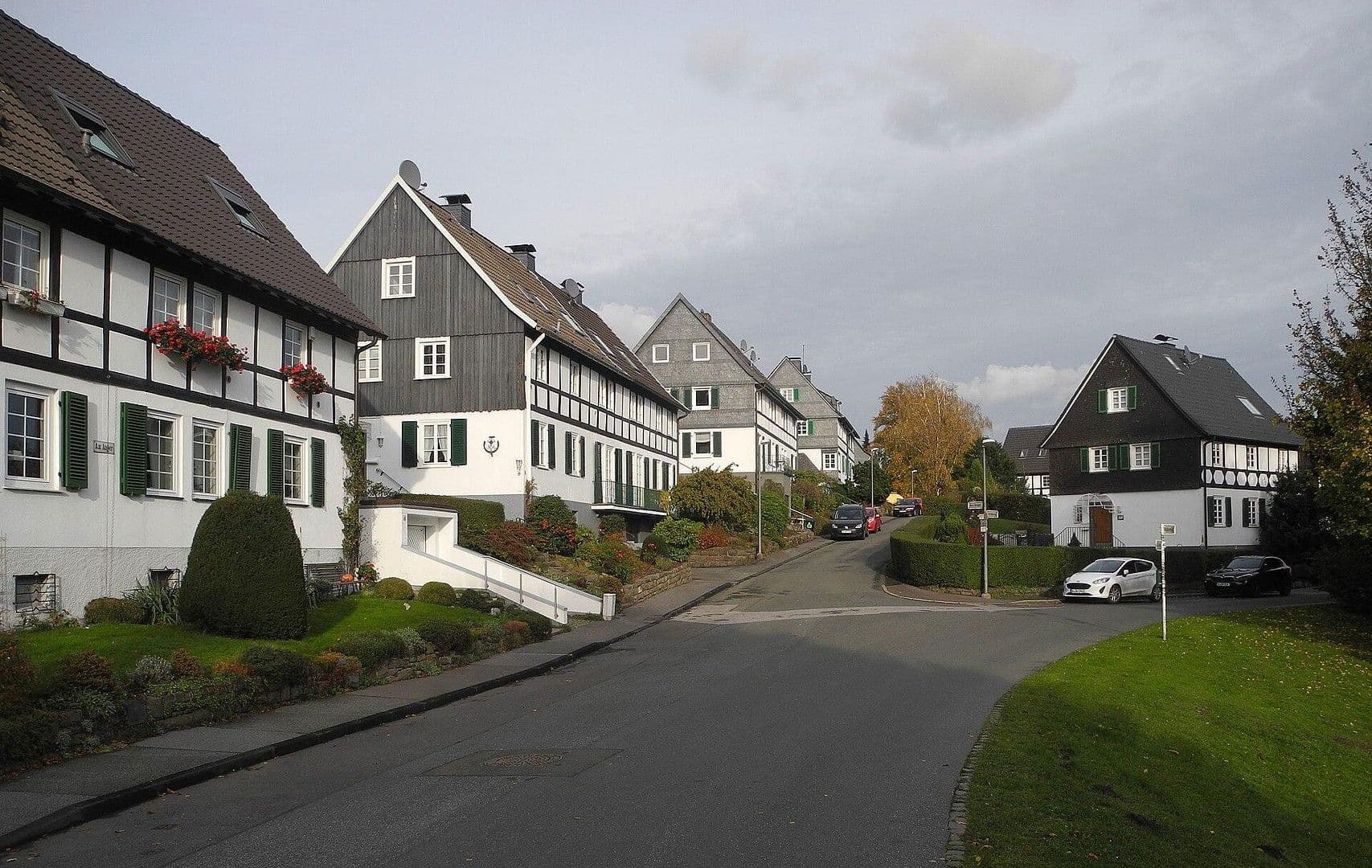 Prodej domu 130 m², pozemek 553 m², Wuppertal, Severní Porýní-Vestfálsko Prodej domu 130 m², pozemek 553 m², Wuppertal, Severní Porýní-Vestfálsko