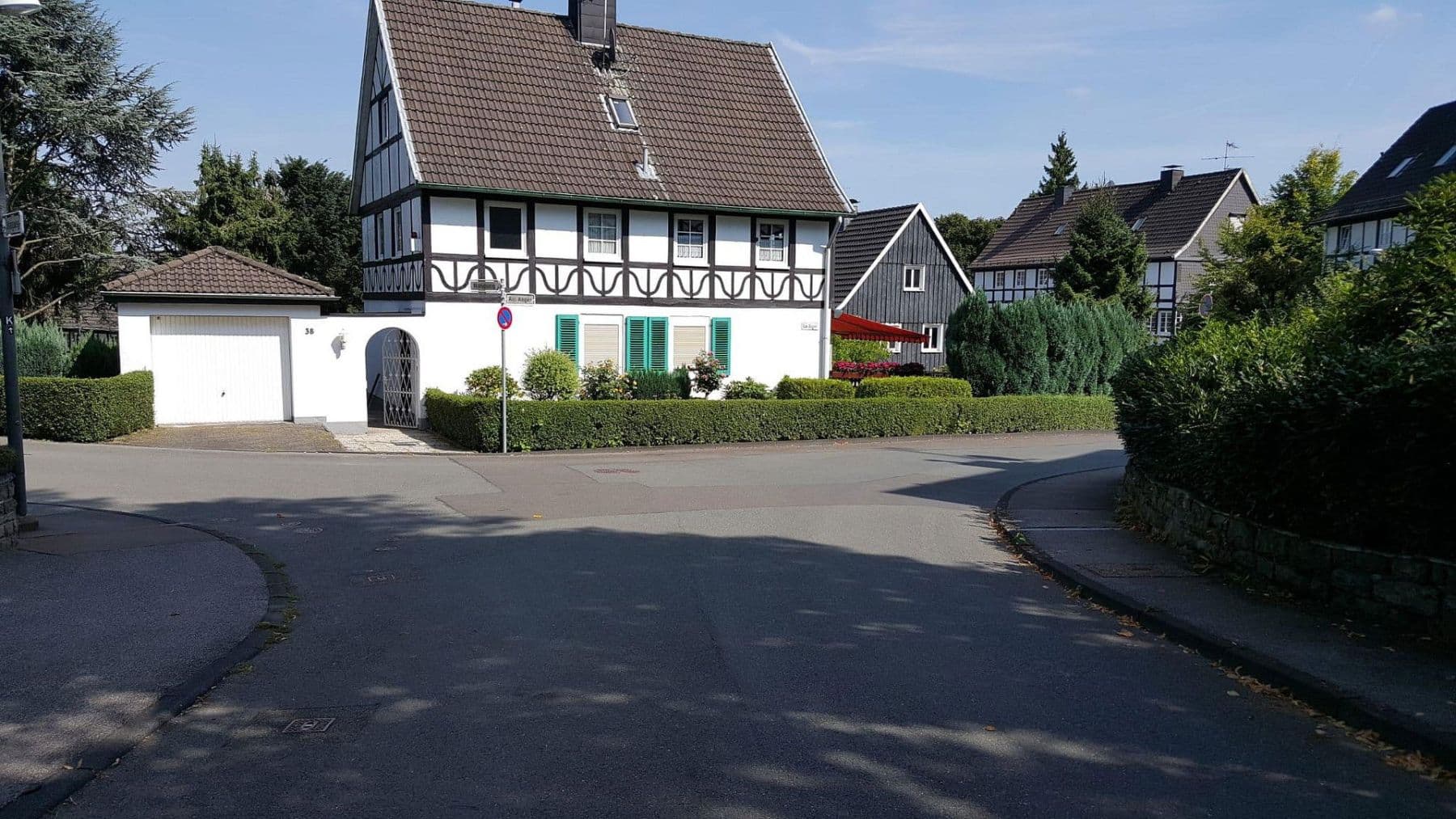 Prodej domu 130 m², pozemek 553 m², Wuppertal, Severní Porýní-Vestfálsko Prodej domu 130 m², pozemek 553 m², Wuppertal, Severní Porýní-Vestfálsko