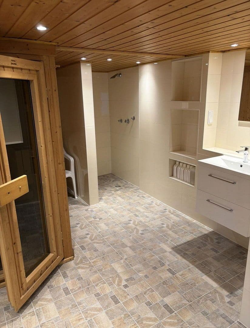 Prodej domu 173 m², pozemek 584 m², Edith-Stein-Straße 34, Wuppertal, Severní Porýní-Vestfálsko Prodej domu 173 m², pozemek 584 m², Edith-Stein-Straße 34, Wuppertal, Severní Porýní-Vestfálsko