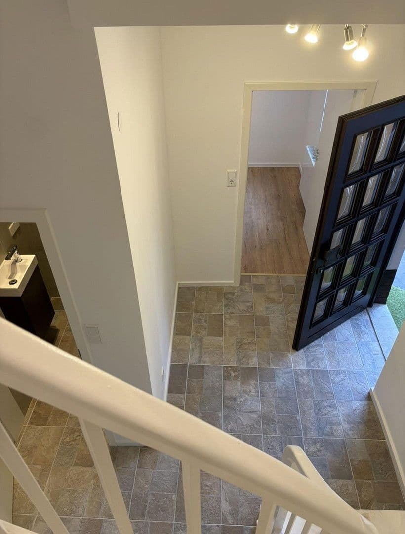 Prodej domu 173 m², pozemek 584 m², Edith-Stein-Straße 34, Wuppertal, Severní Porýní-Vestfálsko Prodej domu 173 m², pozemek 584 m², Edith-Stein-Straße 34, Wuppertal, Severní Porýní-Vestfálsko