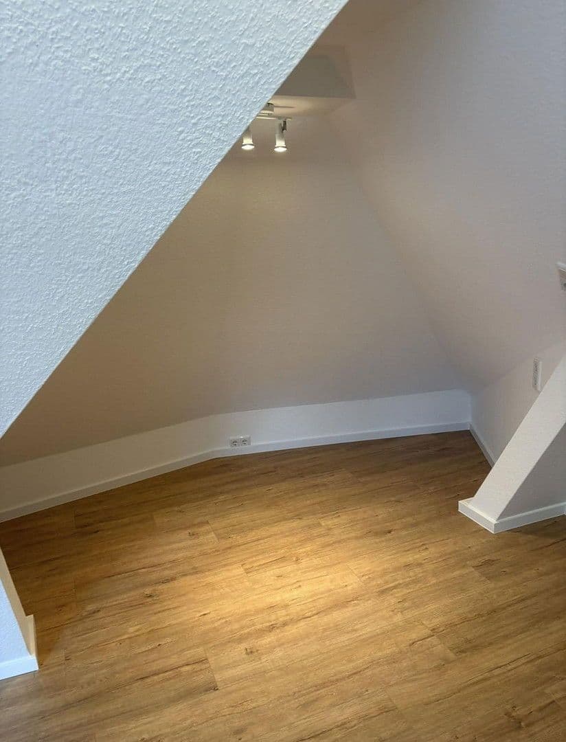 Prodej domu 173 m², pozemek 584 m², Edith-Stein-Straße 34, Wuppertal, Severní Porýní-Vestfálsko Prodej domu 173 m², pozemek 584 m², Edith-Stein-Straße 34, Wuppertal, Severní Porýní-Vestfálsko