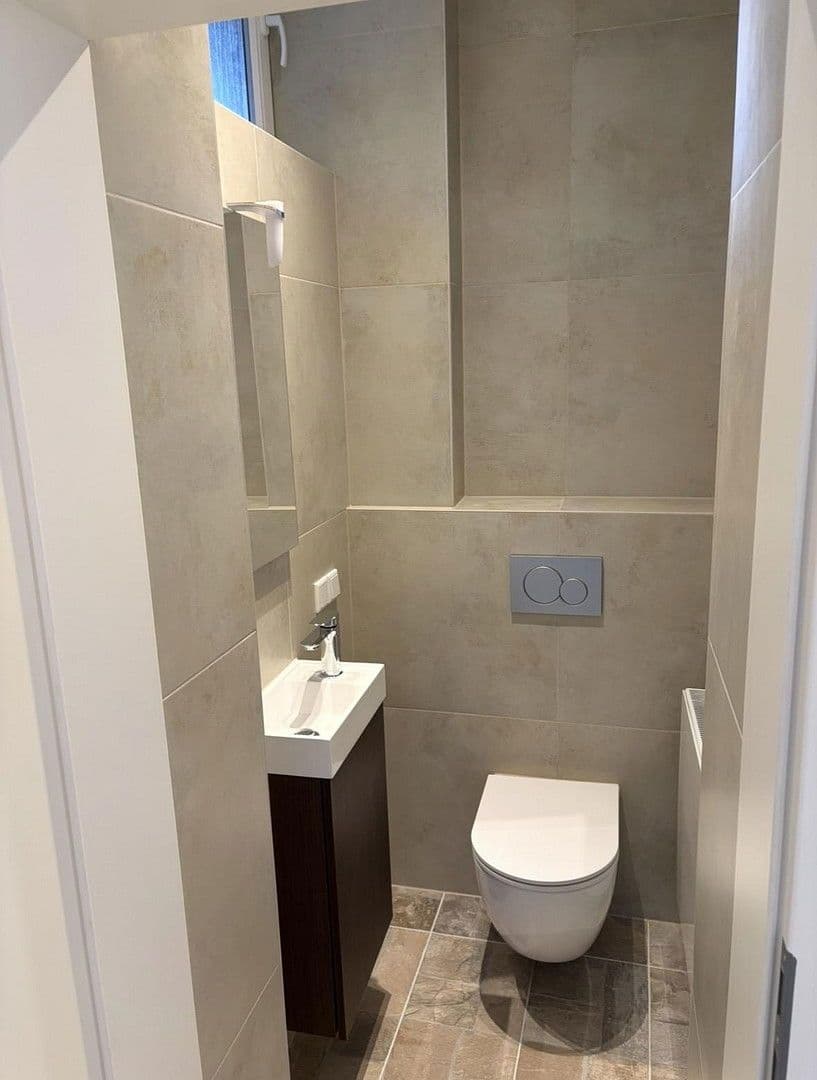 Prodej domu 173 m², pozemek 584 m², Edith-Stein-Straße 34, Wuppertal, Severní Porýní-Vestfálsko Prodej domu 173 m², pozemek 584 m², Edith-Stein-Straße 34, Wuppertal, Severní Porýní-Vestfálsko