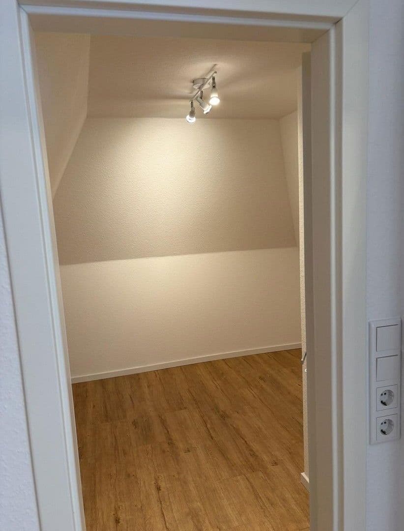 Prodej domu 173 m², pozemek 584 m², Edith-Stein-Straße 34, Wuppertal, Severní Porýní-Vestfálsko Prodej domu 173 m², pozemek 584 m², Edith-Stein-Straße 34, Wuppertal, Severní Porýní-Vestfálsko