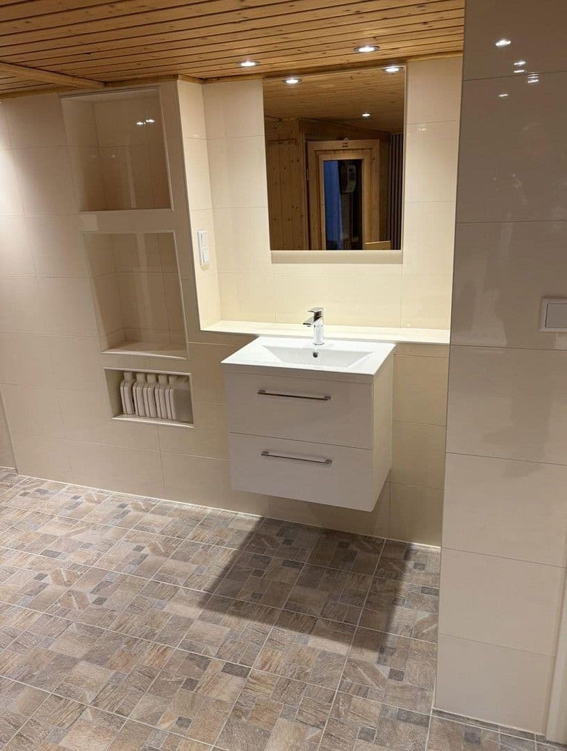 Prodej domu 173 m², pozemek 584 m², Edith-Stein-Straße 34, Wuppertal, Severní Porýní-Vestfálsko Prodej domu 173 m², pozemek 584 m², Edith-Stein-Straße 34, Wuppertal, Severní Porýní-Vestfálsko