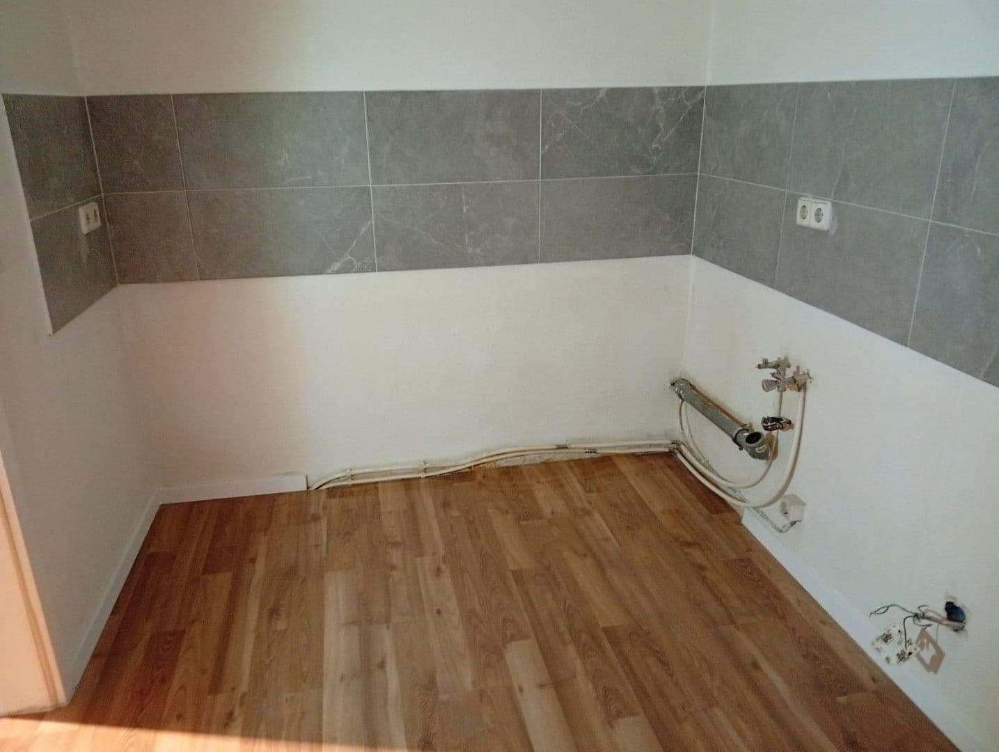 Pronájem bytu 3+1 65 m², Jakobstraße 35, Naumburg (Saale), Sasko-Anhaltsko Pronájem bytu 3+1 65 m², Jakobstraße 35, Naumburg (Saale), Sasko-Anhaltsko