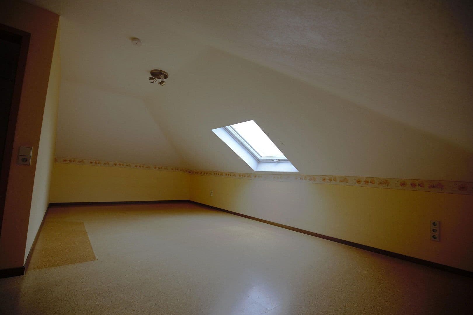 Pronájem kanceláře 25 m², Carl-Zeiss-Str. 5, Frankenthal, Porýní-Falc Pronájem kanceláře 25 m², Carl-Zeiss-Str. 5, Frankenthal, Porýní-Falc