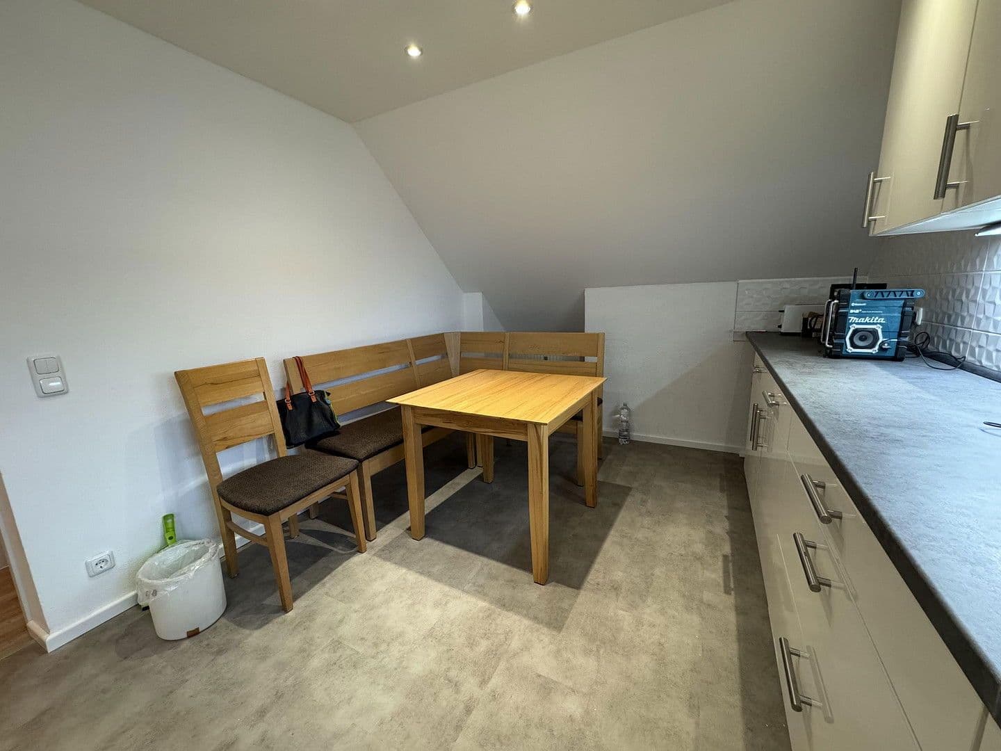 Pronájem bytu 5+1 120 m², Massenhausen, Bavorsko Pronájem bytu 5+1 120 m², Massenhausen, Bavorsko