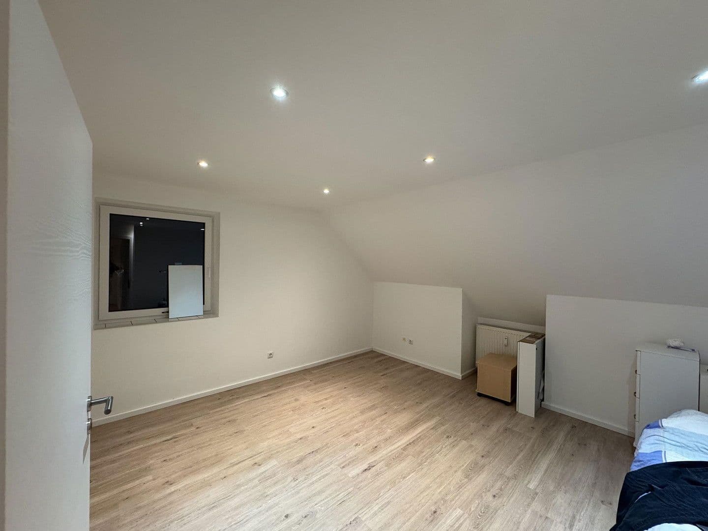 Pronájem bytu 5+1 120 m², Massenhausen, Bavorsko Pronájem bytu 5+1 120 m², Massenhausen, Bavorsko