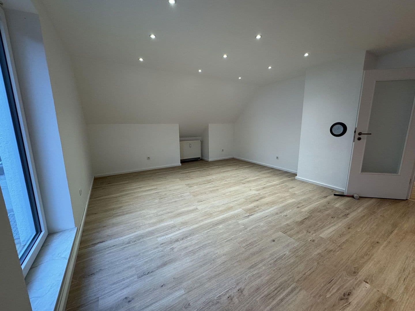 Pronájem bytu 5+1 120 m², Massenhausen, Bavorsko Pronájem bytu 5+1 120 m², Massenhausen, Bavorsko