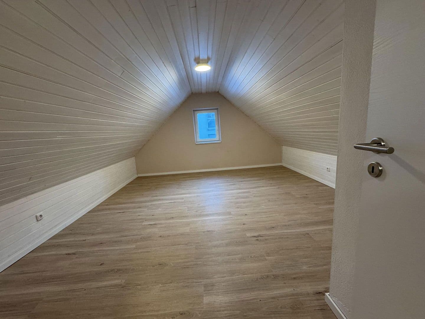 Pronájem bytu 5+1 120 m², Massenhausen, Bavorsko Pronájem bytu 5+1 120 m², Massenhausen, Bavorsko