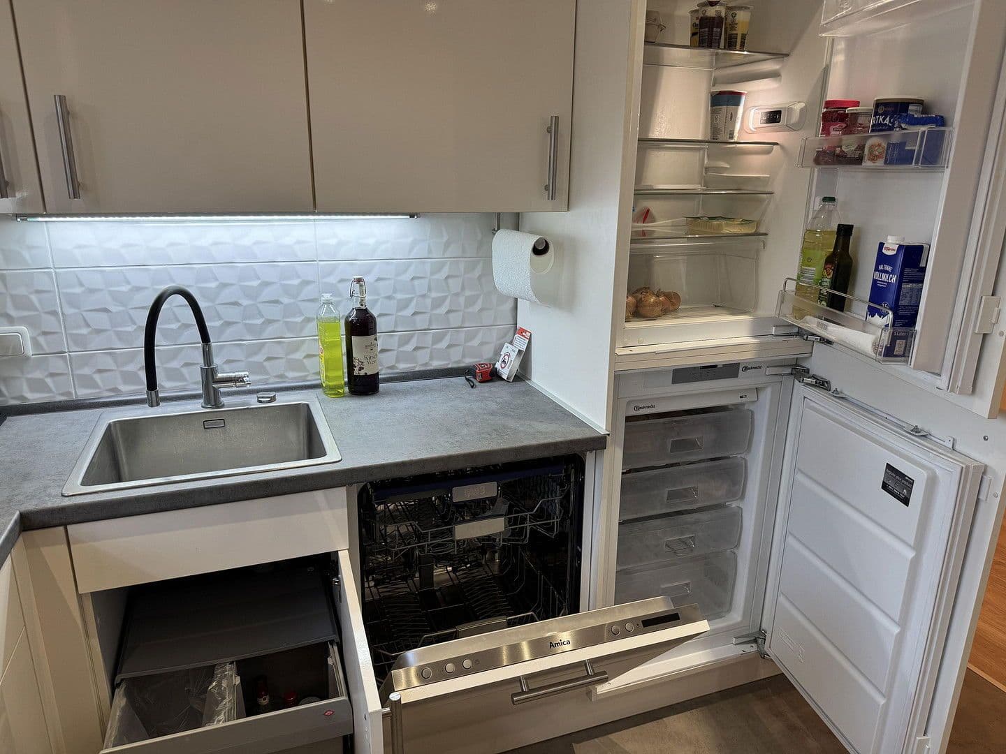 Pronájem bytu 5+1 120 m², Massenhausen, Bavorsko Pronájem bytu 5+1 120 m², Massenhausen, Bavorsko